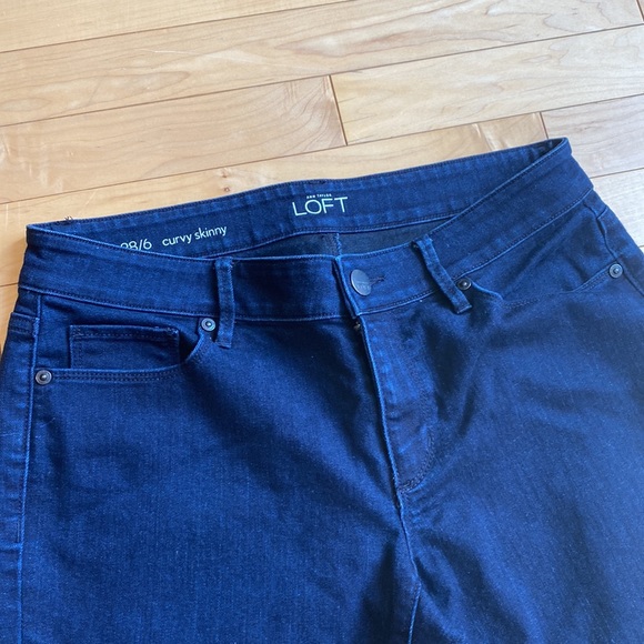 LOFT Curvy Skinny Dark Wash - Picture 2 of 6